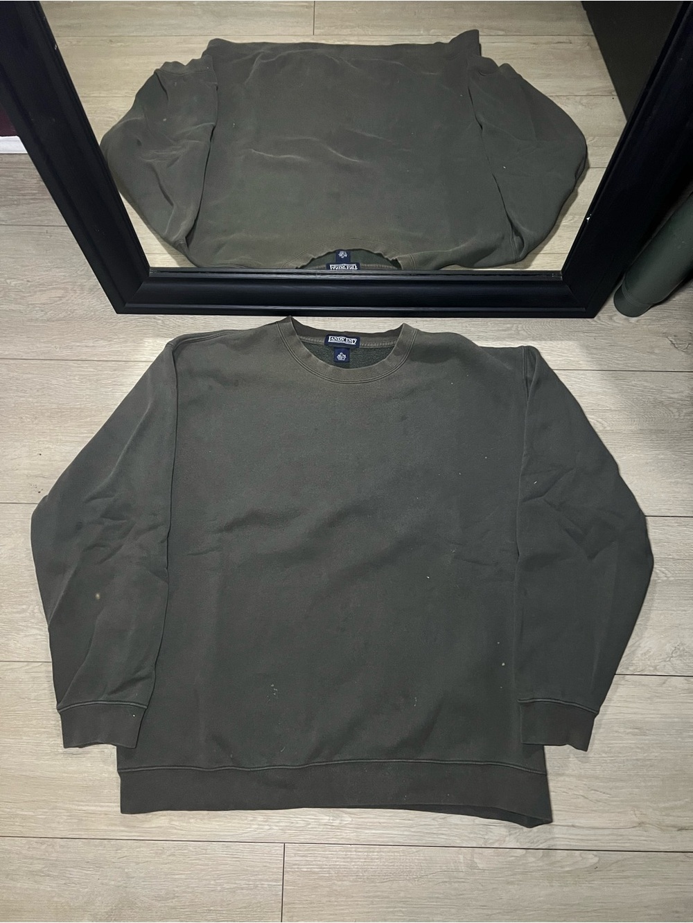 Y2K 2000s Distressed Lands End Olive Green Crewneck